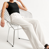 Paulina | Pantalon à jambes larges et plis – élégance à chaque pas