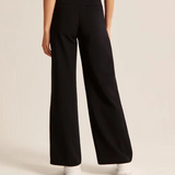 Paulina | Pantalon à jambes larges et plis – élégance à chaque pas